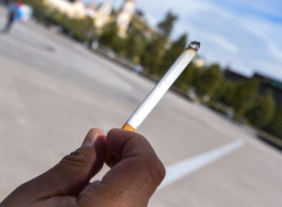 La medida se aplicará a partir del domingo, en particular en las playas, en los parques, jardines públicos y en las "zonas destinadas a la espera de viajeros", en los transportes. Foto 
