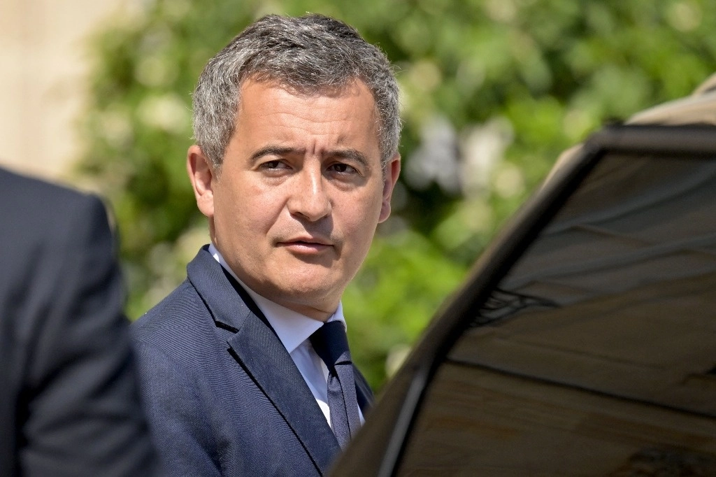 Gerard Darmanin, ministro del Interior de Francia anunció la disolución de grupos radicales previo a las elecciones legislativas. Foto Afp