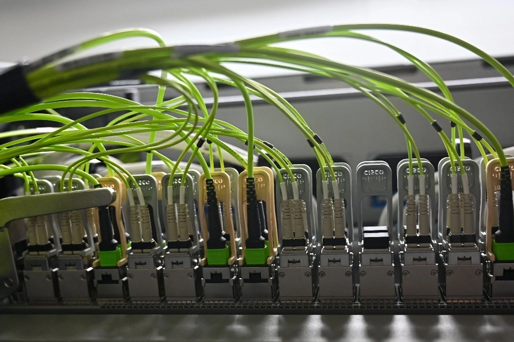 Los daños registrados afectaron a distintos operadores de telecomunicaciones. Foto Afp / Archivo   