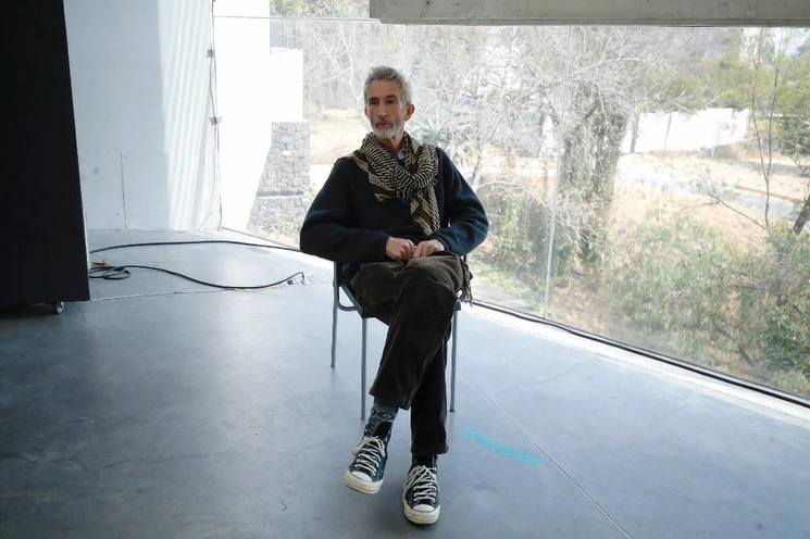 El artista belga Francis Alÿs refirió que realizó estos registros porque muchas de estas prácticas recreativas están en peligro de desaparecer por “el sobrecuidado de los padres y (el auge de) las redes sociales”. Foto Cristina Rodríguez