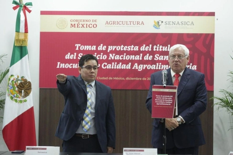 Francisco Javier Calderón Elizalde fue nombrado nuevo titular del Servicio Nacional de Sanidad, Inocuidad y Calidad Agroalimentaria (Senasica). Foto tomada de la cuenta de Twitter @vmva1950 

