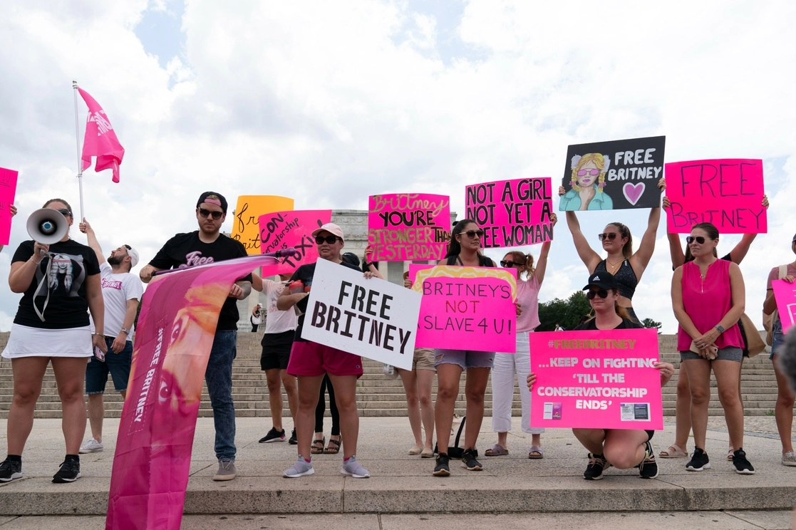 Manifestación de fans y simpatizantes de Britney Spears en el Lincoln Memorial el 14 de julio de 2021. Foto Ap