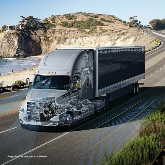 Enlace Freightliner 2.0 es la única plataforma en el mercado que integra Telemática, Diagnóstico y Rastreo en los vehículos pesados. Foto. Freightliner. 