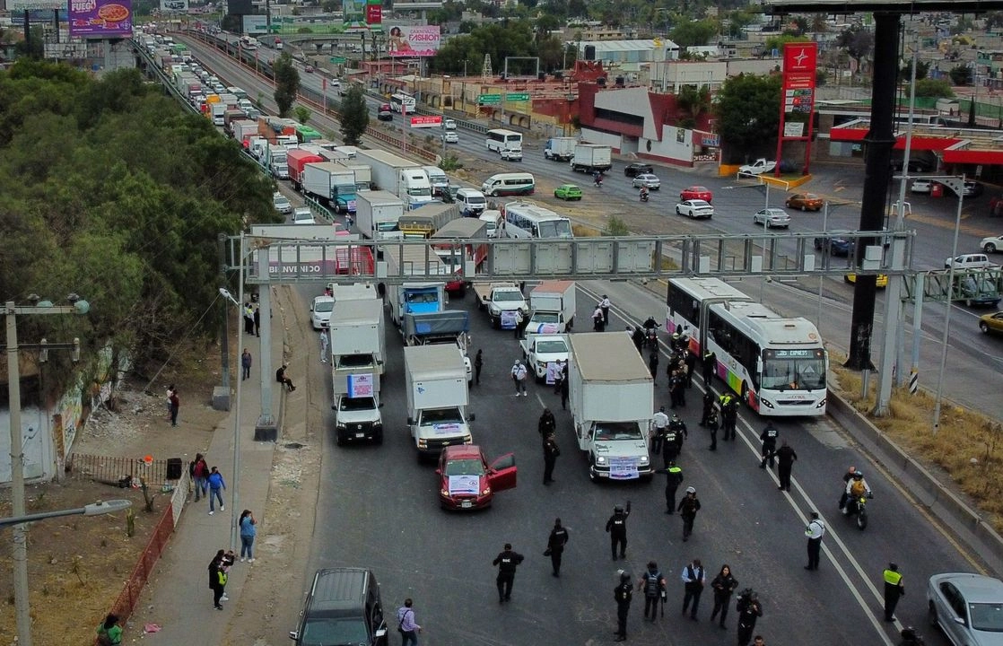 el gobierno mexiquense informó que desde el primer día que expresaron las inconformidades y se anunció la megamarcha se buscó a las asociaciones involucradas, como la Alianza de Autotransportistas, Comerciantes y Anexas del Estado de México (ACME); Alianza de Autotransportistas Autónomos de la República Mexicana (AAA) y Corporativo IZGASA.