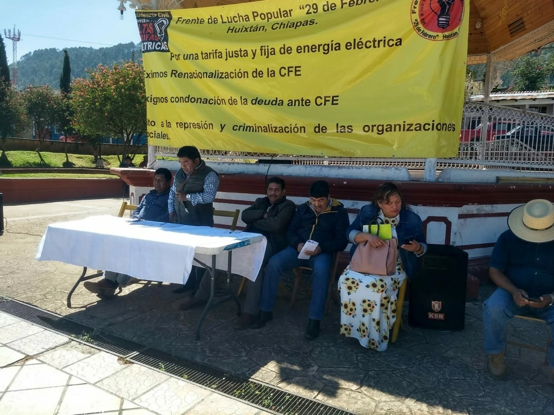 El Frente de Lucha Popular 29 de Febrero refrendó su decisión de no pagar adeudos a la CFE. Foto LA Jornada