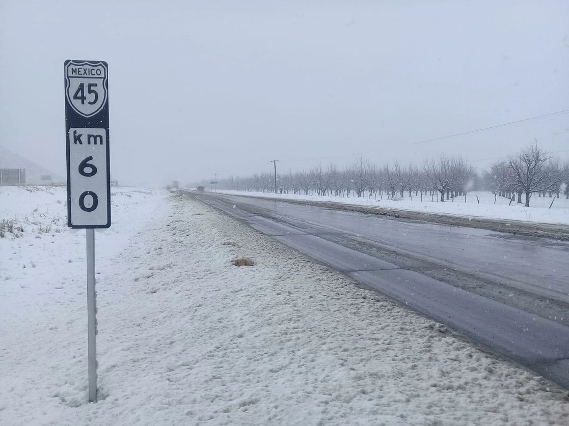 Así se vieron algunas carreteras del estado. Foto La Jornada