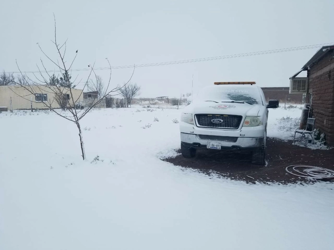 El frente frío número 37 y la novena tormenta invernal dejaron nevadas en Casas Grandes, Ascensión, Janos y Juárez, en Chihuahua. Foto cortesía Protección Civil estatal