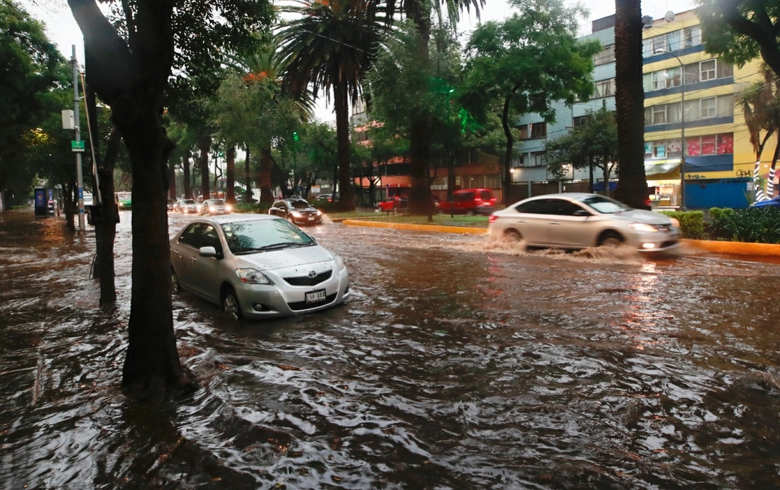 El SMN informó que el Frente Frío número 1 provocará lluvias en gran parte del país. Foto Víctor Camacho / Archivo