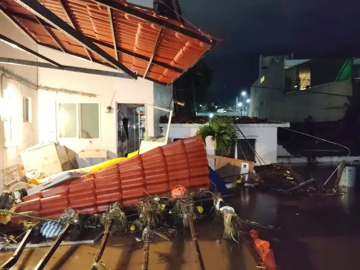 En la calle Xóchitl, colonia Antonio Barona, se reportaron siete casas dañadas por las precipitaciones ocurridas la madrugada del viernes 22 de agosto en Cuernavaca, Morelos. Foto 