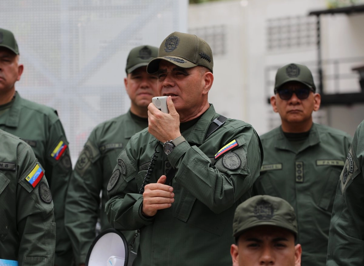Vladimir Padrino López, ministro de Defensa venezolano, hablando durante la realización de los ejercicios de defensa en Caracas, Venezuela, el 23 de octubre de 2025. 