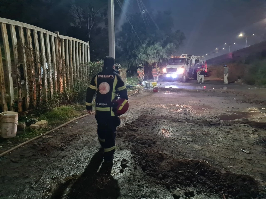 Los inmuebles localizados al menos tres cuadras a la redonda fueron evacuados, así como un centro comercial, un cine y tres gasolineras. Foto La Jornada / archivo