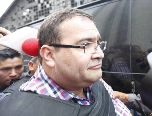 Javier Duarte de Ochoa, ex mandatario de Veracruz, durante una audiencia ante un juez de Guatemala en abril de 2017. Foto Víctor Camacho

