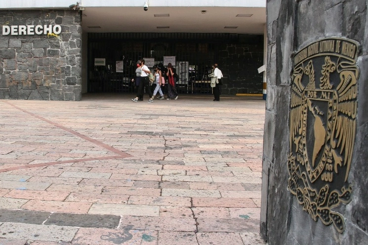 Fachada de la Facultad de Derecho de la UNAM. Foto Cuartoscuro / Archivo
