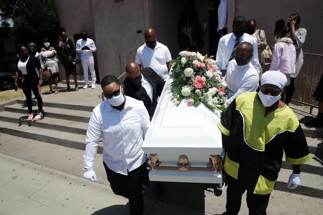 Funeraria en California. Foto Ap