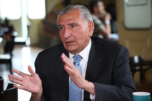 Futbolistas y ex futbolistas enviaron mensajes de apoyo al secretario de Gobernación, Adán Augusto López, quien busca ser candidato a la presidencia por el partido Morena. Foto María Luisa Severiano / Archivo