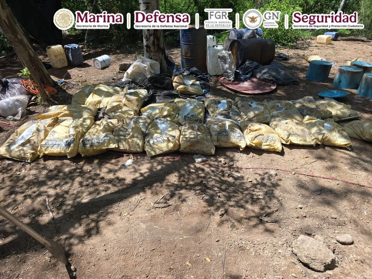 Metanfetamina asegurada por la Secretaría de Marina. 