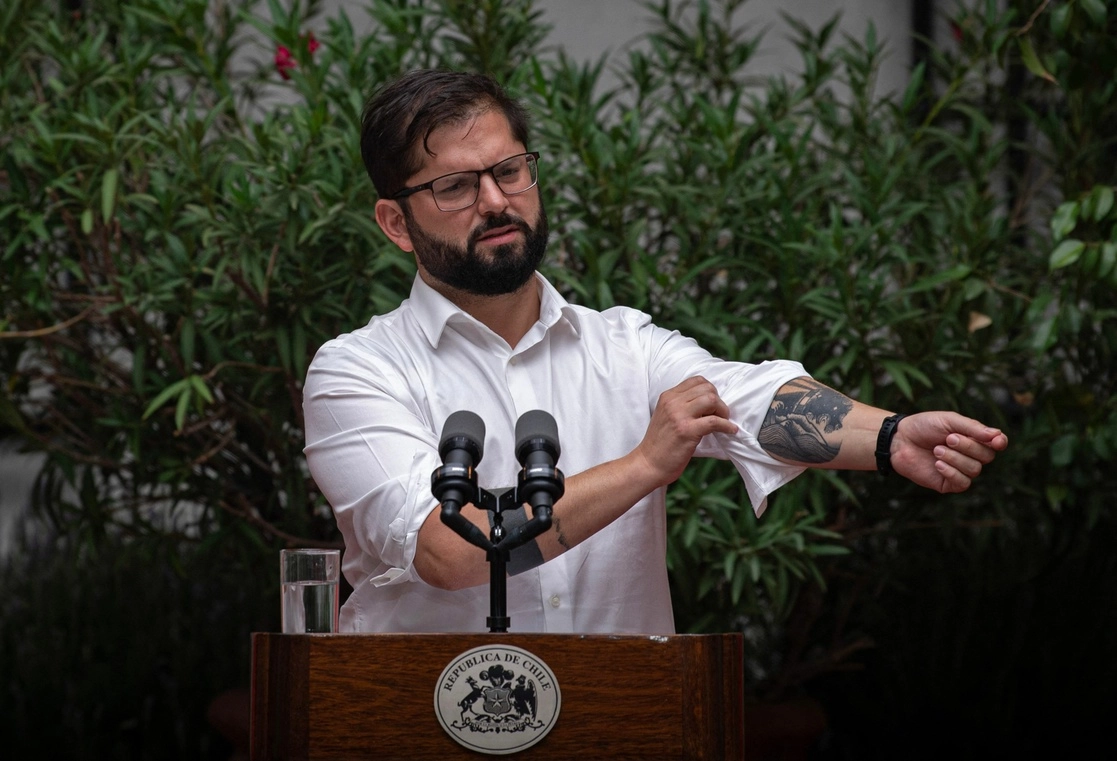 El presidente de Chile, Gabriel Boric, durante una conferencia de prensa en el Palacio Presidencial de La Moneda en Santiago, Chile. Foto Afp /Archivo