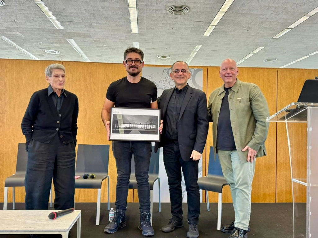 Este galardón se suma a las 213 obras públicas que han recibido algún premio o reconocimiento, 87 de ellos internacionales; entre las que se encuentran plazas y parques, espacios educativos y culturales, deportivos, mercados y espacios dedicados a la salud, de un universo total de mil 267 obras que se realizaron en 193 municipios del país. Foto cortesía.