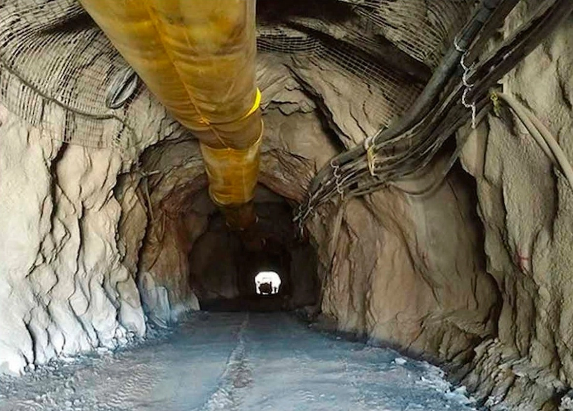 Interior de la mina San Rafael en Cosalá, Sinaloa. Foto tomada del Facebook @MinaSanRafael