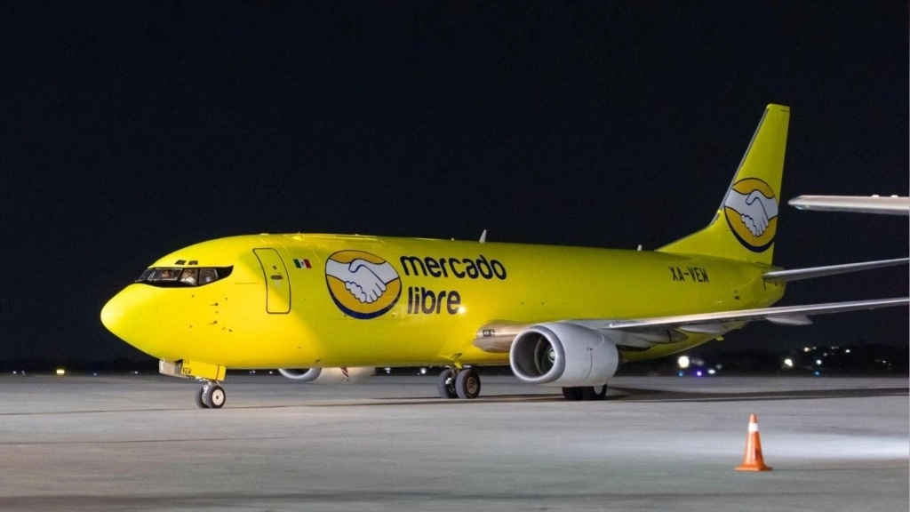 Avión de Mercado Libre en el aeropuerto de Querétaro. Foto tomada de X @ML_Mexico.