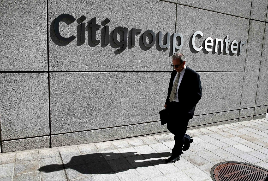 Citigroup obtuvo ingresos netos por 3 mil 500 mdd en el tercer trimestre del año, que significó una caída de 25% respecto al año anterior debido a que se enfrentó a mayores gastos operativos y mayor costo de crédito como resultado del crecimiento de préstamos en banca personal. Foto Afp / Archivo