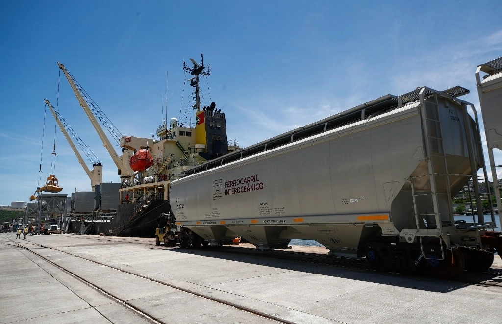 La Secretaría de Gobernación aseguró a los industriales de México que existen condiciones para que el transporte de mercancías por ferrocarril sea más confiable y eficiente. Foto 'La Jornada'