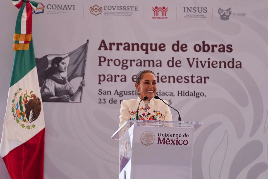 Claudia Sheinbaum afirmó que se alista un plan para recuperar 600 mil viviendas abandonadas y que fueron construidas en sexenios neoliberales.