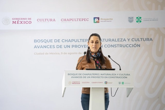 La jefa de Gobierno, Claudia Sheinbaum (en imagen del domingo pasado), celebró el anuncio de la alianza entre Fundación Slim y AstraZeneca para producir en México y Argentina la vacuna de la Universidad de Oxford. Foto Pablo Ramos