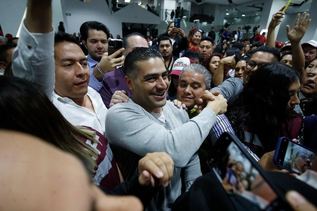 Omar García Harfuch al término de una asamblea informativa con vecinos de la alcaldía Benito Juárez, en la Ciudad de México, el 15 de octubre de 2023. Foto Cristina Rodríguez