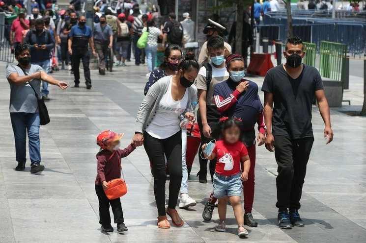 La Canaco-CDMX estima que la derrama económica por la celebración del Día de las Madres será de tres mil 288 mdp. Foto José Antonio López / Archivo