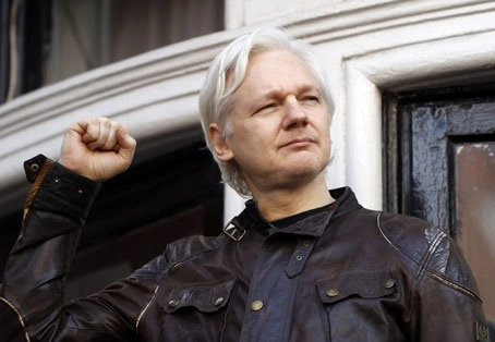 “Julian Assange no puede ser extraditado legalmente a Estados Unidos para enfrentar cargos debido a su salud mental”, dictaminó la jueza británica Vanessa Baraitser. Foto Ap / Archivo 
