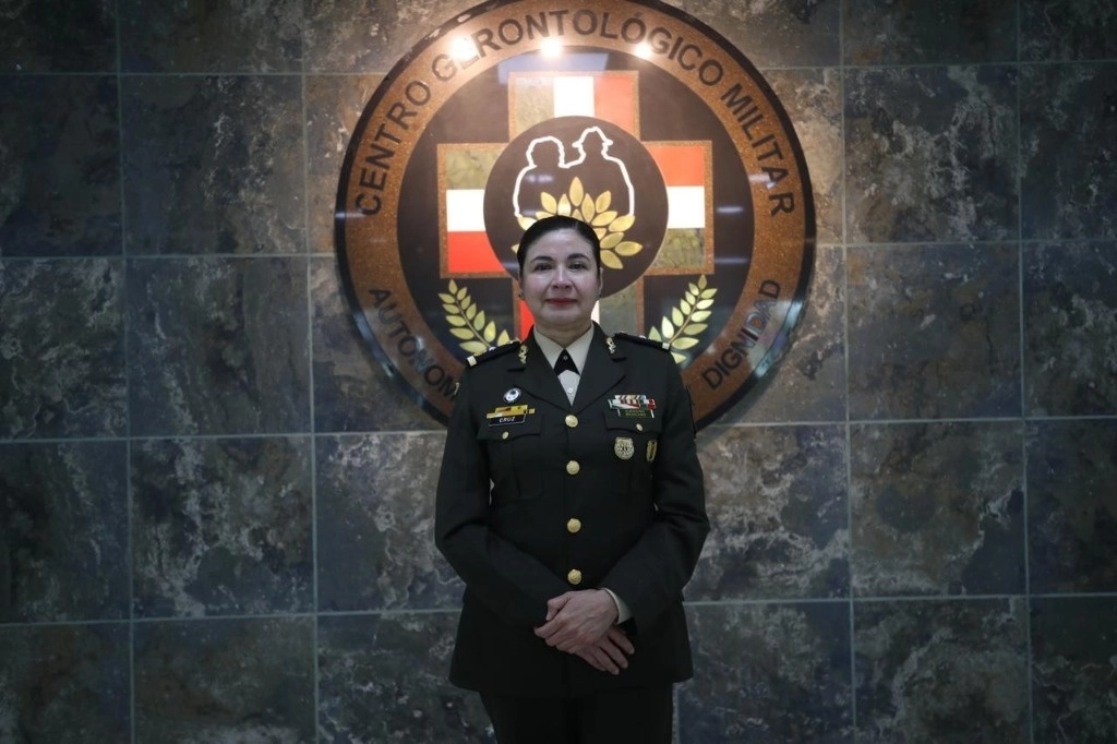 La general brigadier médico cirujano Blanca Elsi Cruz Toledo toma protesta como directora del Centro Gerontológico Militar, en la Ciudad de México, el 8 de enero de 2025. Foto Yazmín Ortega Cortés