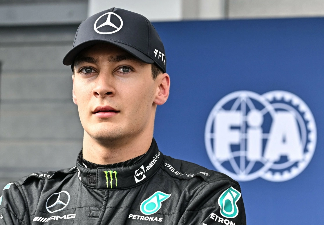 El piloto británico de Mercedes, George Russell, tras ganar la 'pole' durante la sesión de calificación antes del Gran Premio de Hungría de F1 en Hungaroring, Hungría. Foto Afp