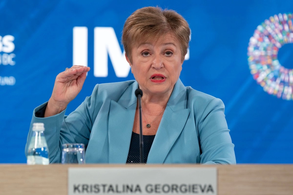 La directora gerente del Fondo Monetario Internacional (FMI), Kristalina Georgieva, habla en una conferencia de prensa durante las Reuniones Anuales del Banco Mundial y el FMI en la sede del Fondo Monetario Internacional (FMI) en Washington, el jueves 16 de octubre de 2025. Foto