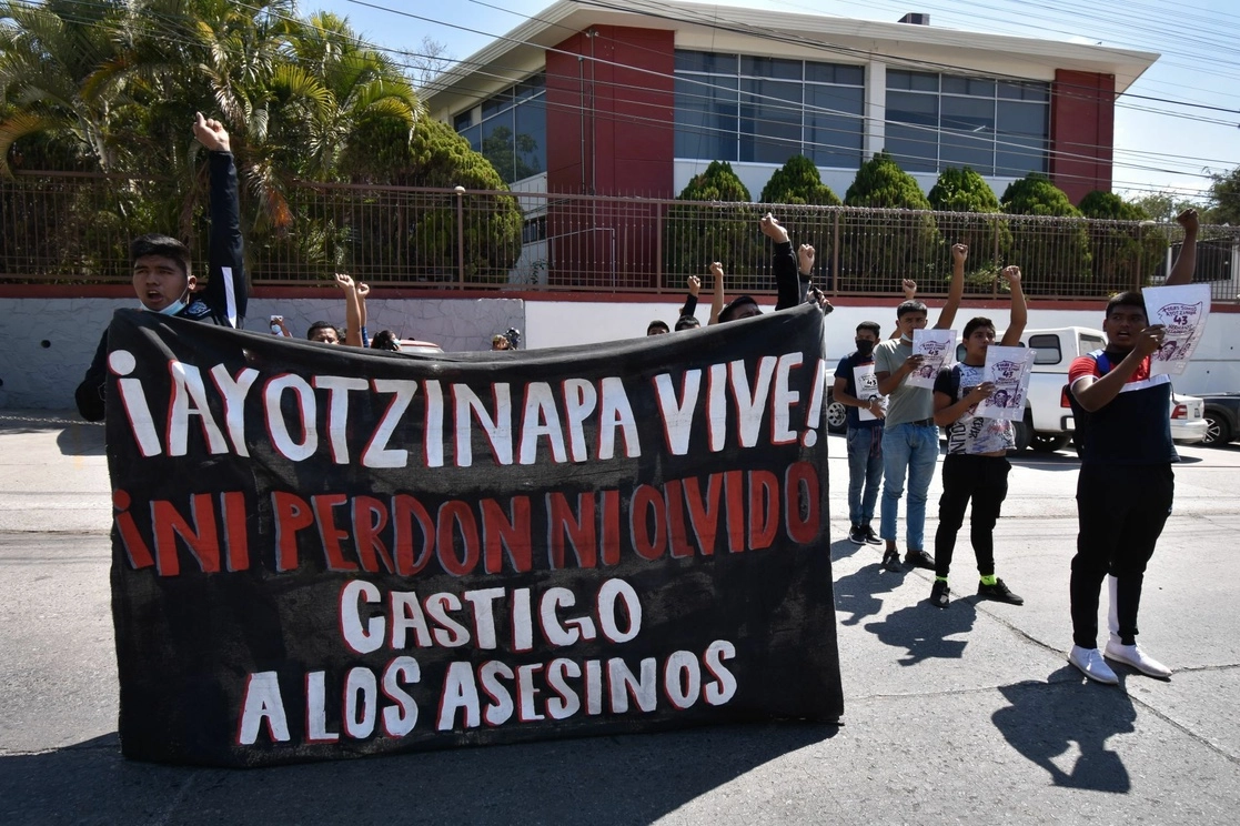 Mitin en Chilpancingo a 77 meses de la desaparición de los normalistas, el 26 de marzo de 2021. Foto Cuartoscuro