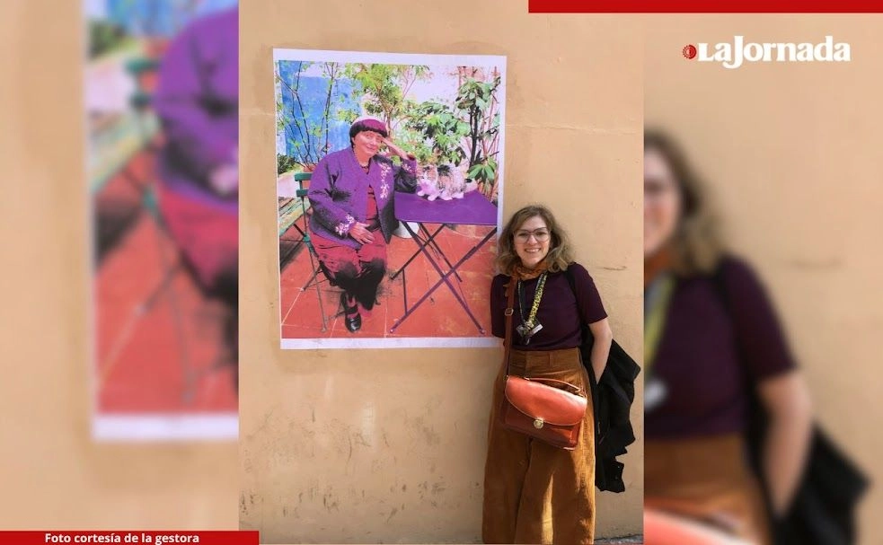Miriam García, junto a un retrato de la cineasta Agnès Varda (pionera de la Nouvelle Vague), se ha involucrado en el proceso creativo de numerosas obras. Foto 