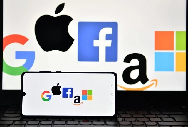 Google, Twitter y Amazon esperan que la administración de Joe Biden en Estados Unidos promulgue una ley federal de privacidad de datos digitales, dijeron altos ejecutivos de esas empresas en el CES, el mayor salón anual de electrónica y tecnología. Foto Afp / Archivo