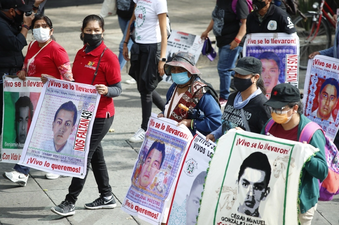 Marcha en la Ciudad de México por los 43 normalistas desaparecidos de Ayotzinapa. Foto Cristina Rodríguez / Archivo
