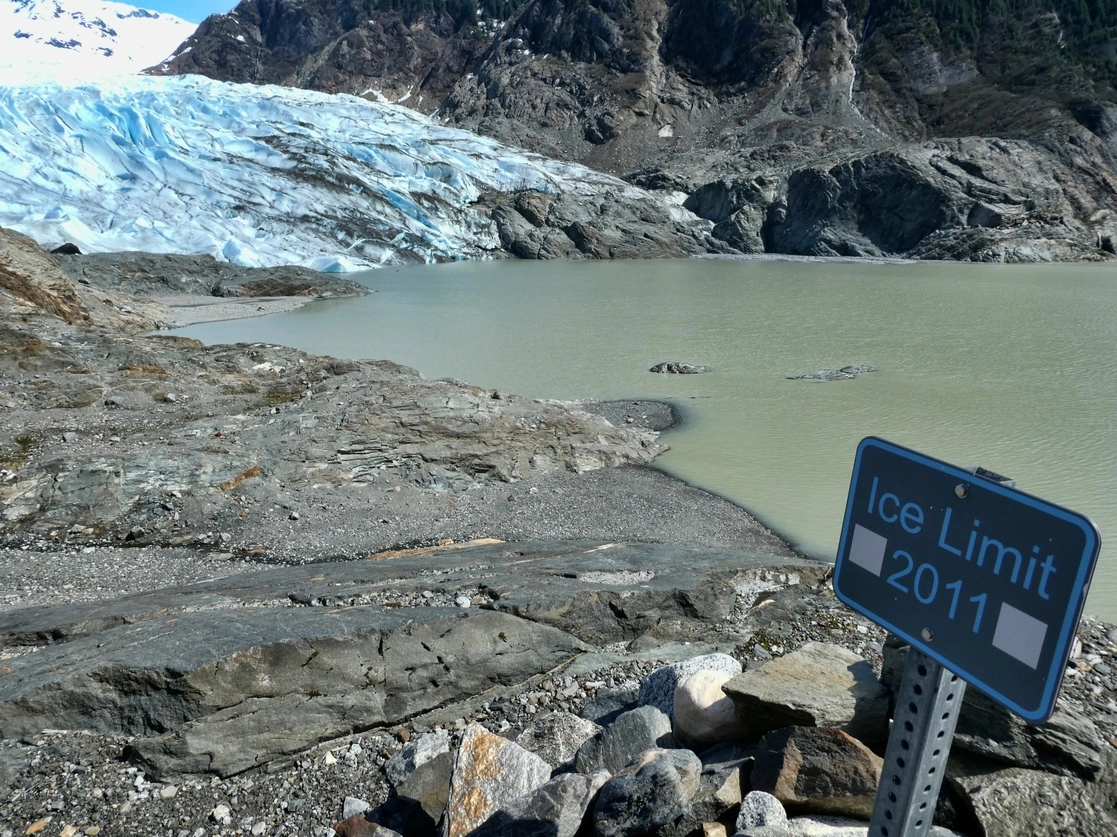 Glaciares de Canadá, Alaska, los Alpes y los Himalaya son los más afectados por el deshielo acelerado. Foto Ap