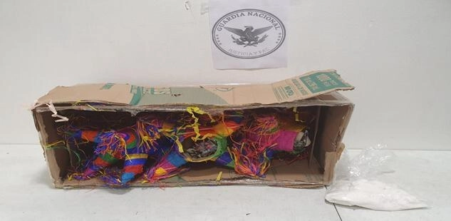 El paquete de 400 gramos de metanfetamina que sería enviado a Venezuela iba oculto en una piñata. Foro Cortesía SSPC 