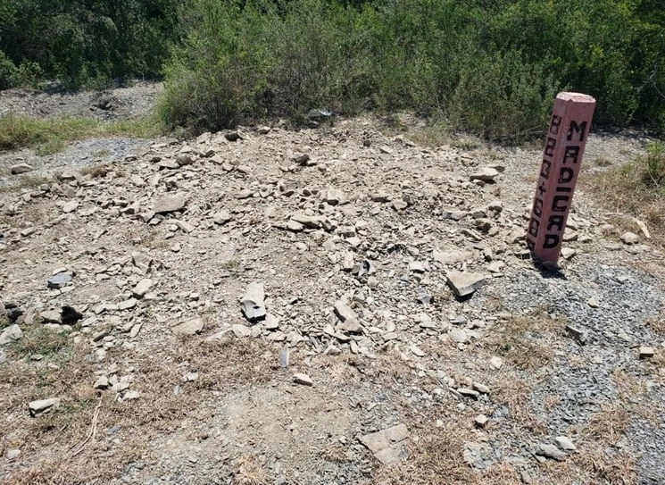 En dos acciones por separado, efectuadas en Nuevo León, elementos de la Guardia Nacional (GN) descubrieron una toma clandestina de hidrocarburos y aseguraron un camión con combustible robado. Foto cortesía de la Guardia Nacional 
