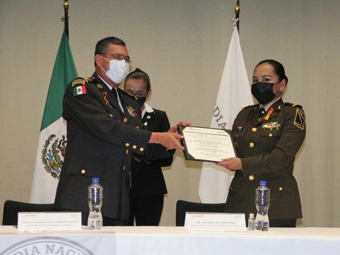 El comandante encabezó la inauguración del foro presencial-virtual “Prospectiva en género, desde la óptica de los derechos humanos en la Guardia Nacional”. Foto tomada del Twitter de @Luis_R_Bucio 