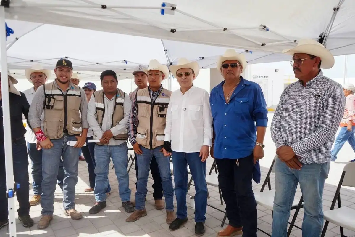 El gobernador Alfonso Durazo Montaño realizó una visita de supervisión a la planta potabilizadora del Acueducto Yaqui. Foto 