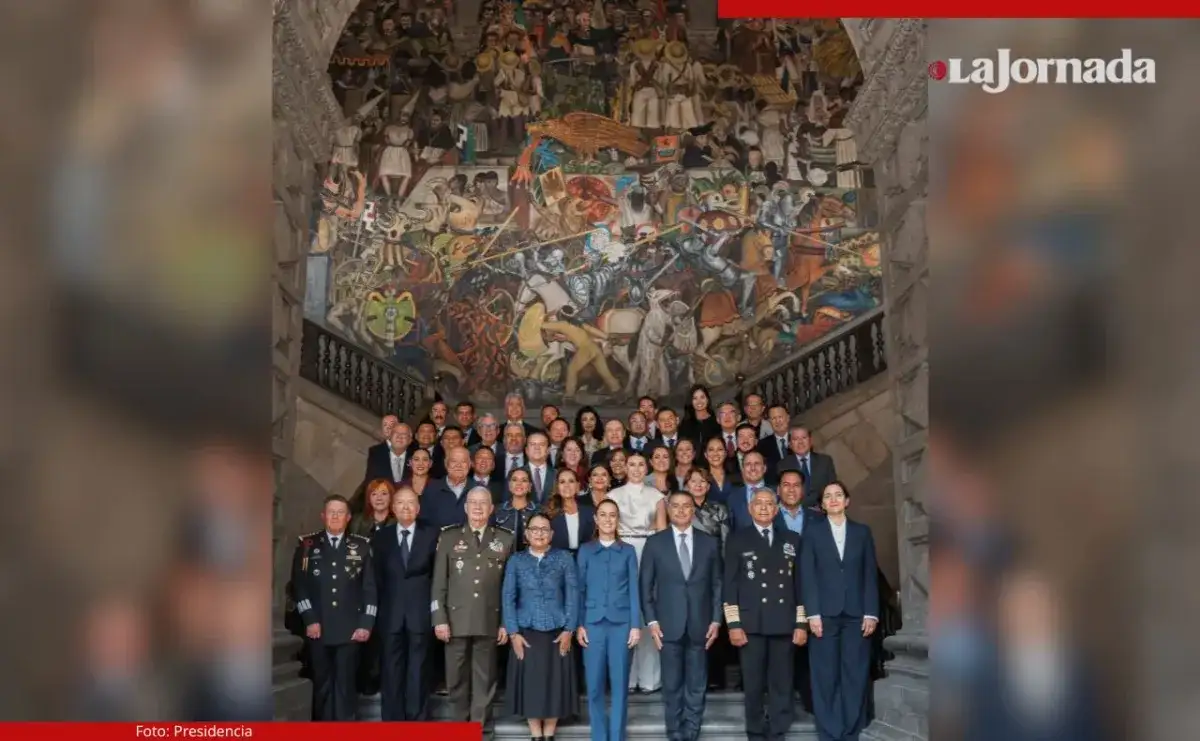 Durante la 51 sesión ordinaria del Consejo Nacional de Seguridad Pública en Palacio Nacional, los gobernadores aceptaron armonizar con sus leyes locales la estrategia en la materia que instrumenta la mandataria Claudia Sheinbaum. Foto 