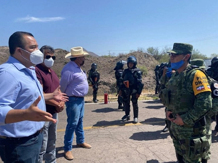 Por la mañana, agricultores de la zona se quejaron por la extracción del líquido. Foto Jesús Valenciano, diputado local del PAN