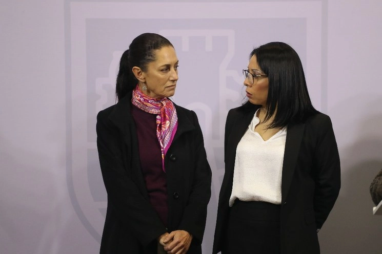 Claudia Sheinbaum, jefa de Gobierno de la CDMX y Esthela Damián Peralta, titular del DIF capitalino. Foto Yazmín Ortega Cortés

