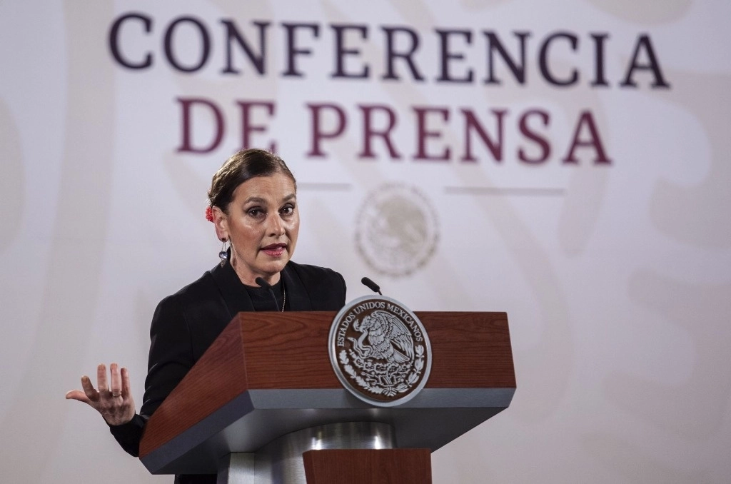 La investigadora y esposa del presidente López Obrador, Beatriz Gutiérrez Müller, participó por vez primera en la conferencia matutina. Foto Cuartoscuro 