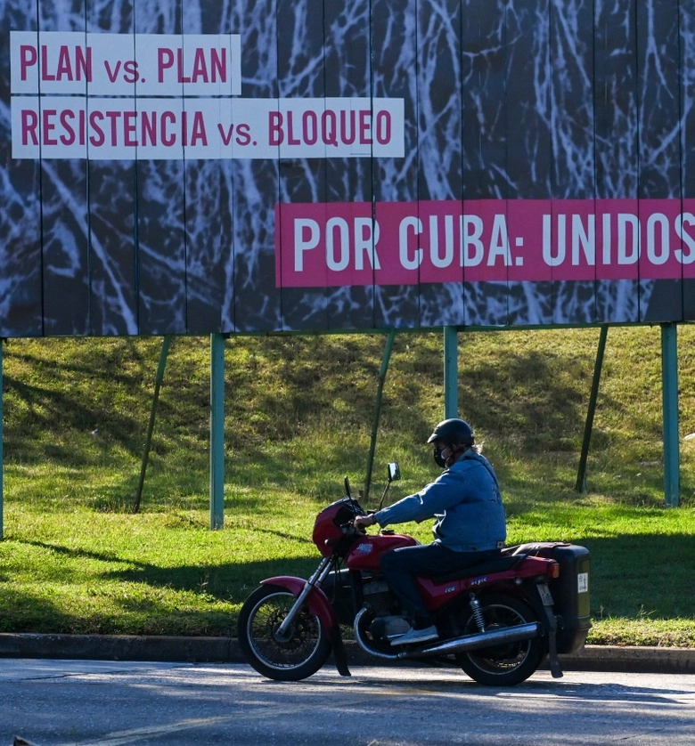 Cartel de protesta en la Habana. Foto Afp