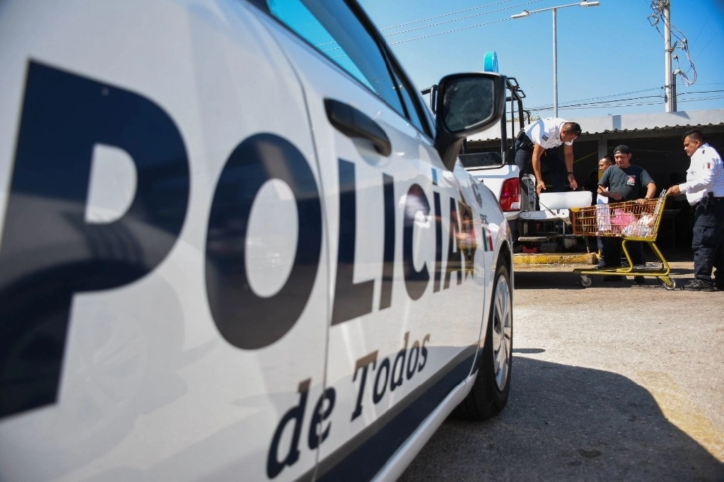 Los uniformados en paro se negaron a entregar las patrullas al no presentarse algún representante de la  Secretaria de la Contraloría y un notario público que verificara el buen estado de las unidades. Foto Cuartoscuro / Archivo 
