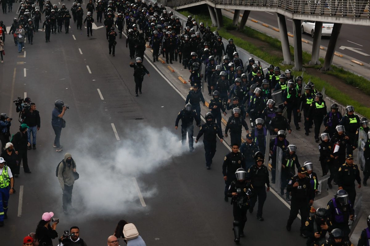 Elementos de la SSC CDMX durante la segunda marcha contra la gentrificación en la capital del país, el 20 de julio de 2025. Foto 